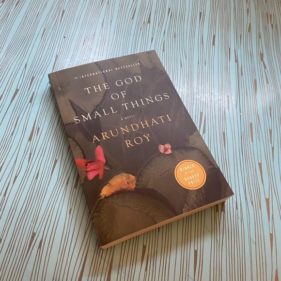 The God of Small Things by Arundhati Roy - Paperback - Picture 2 of 11